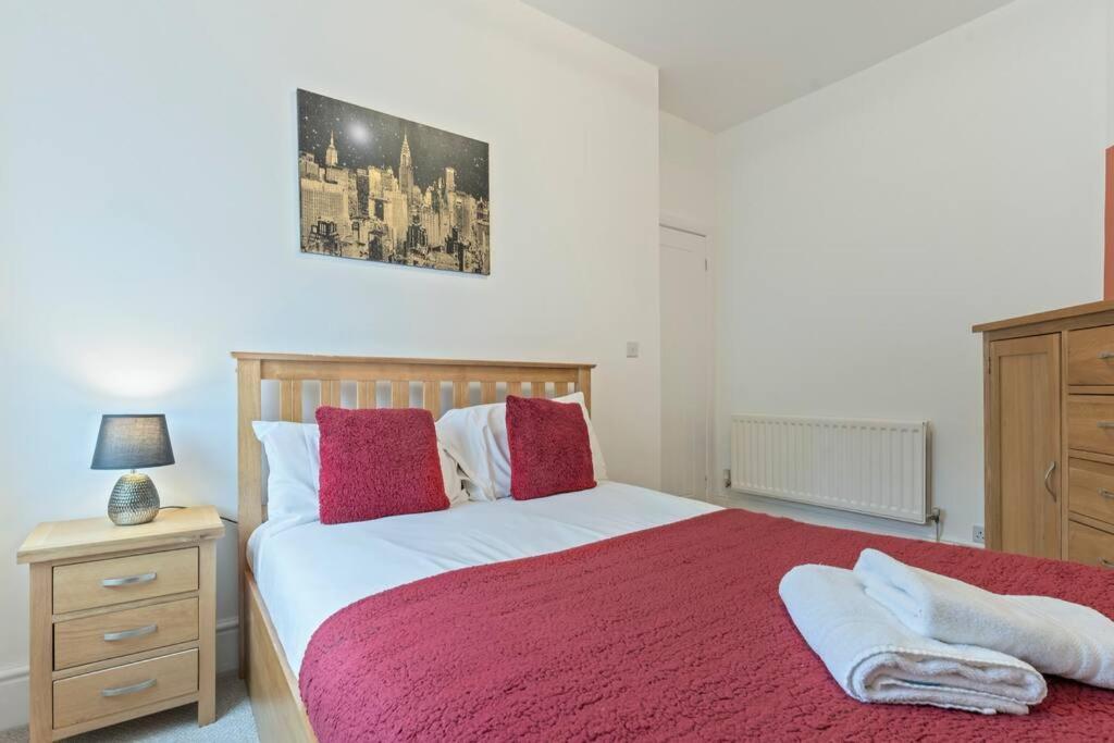 Elton House - Prime Location - Free Parking, Fast Wifi And Smart Tv By Yoko Property Redcar Exterior foto